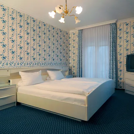 מלון Haus Am 3*