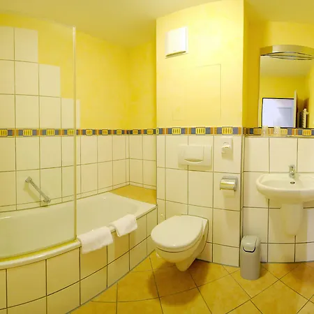 מלון Haus Am Steinhude 3*